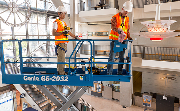 Facilities: aplicações das plataformas elevatórias nessas atividades - Mills