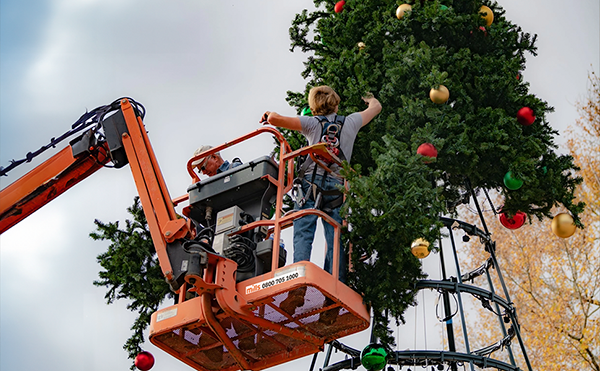 Plataforma elevatória para ornamentação e decorações de natal